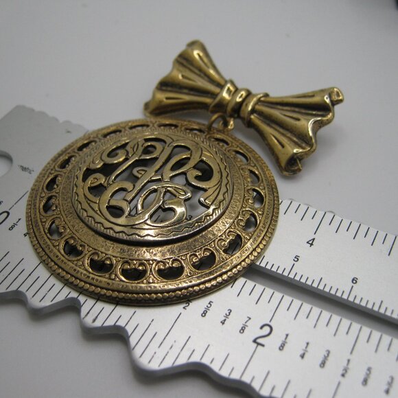 Preppy Vintage Pin Brooch - Picture 3 of 4